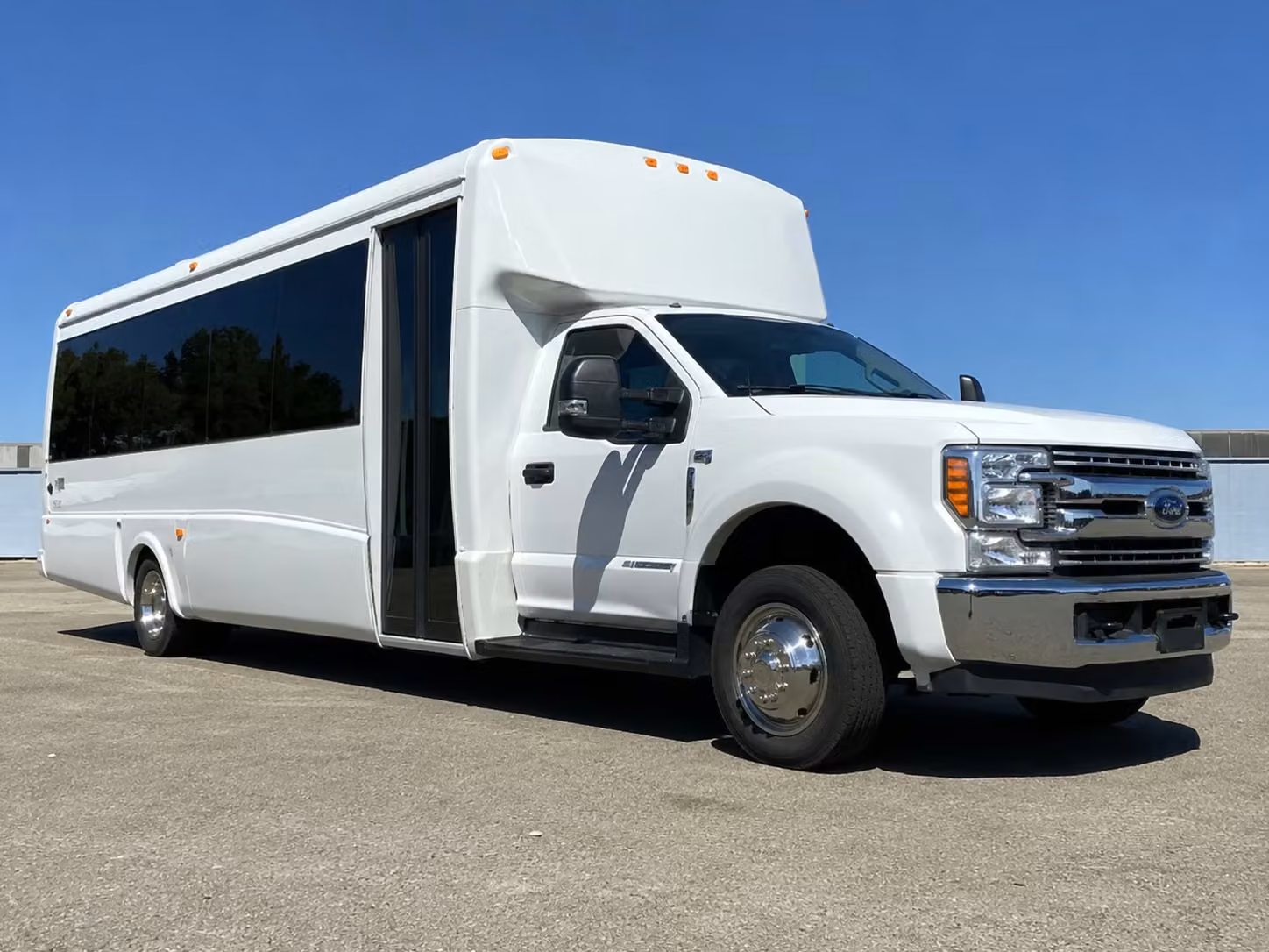 15 passenger minibus